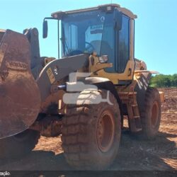 PÁ CARREGADEIRA VOLVO L60F