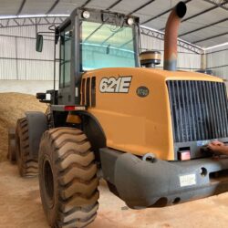 Pá Carregadeira Case 621E